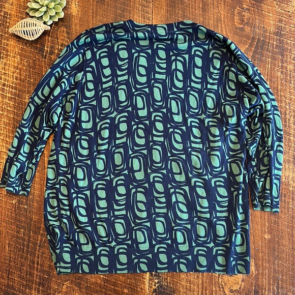 Boden | Blue & Green Retro Print Lightweight Wool Sweater with 3/4 Sleeves - Picture 4 of 6